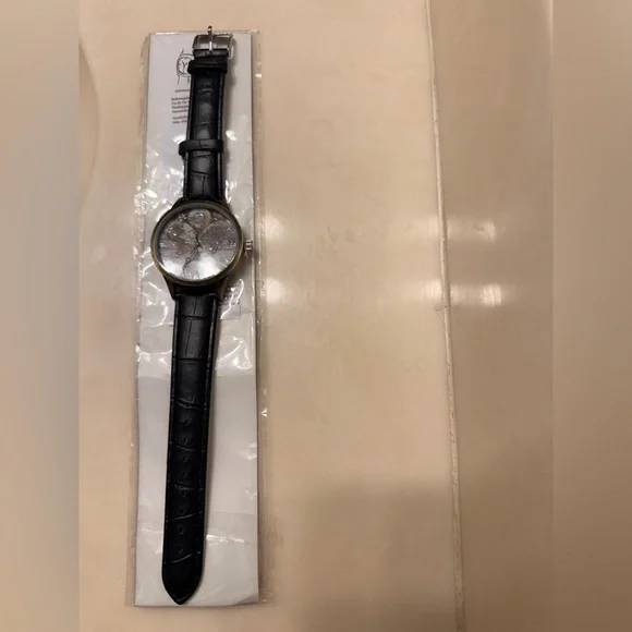 Vintage World Map Women's Watch - Picture 2 of 4